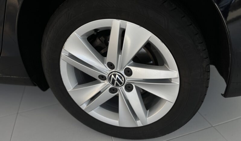VW Golf VIII lleno