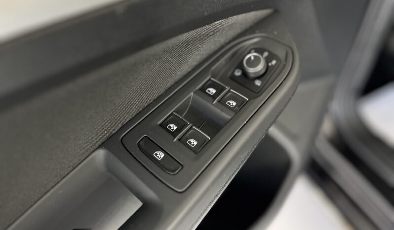 VW Golf VIII lleno